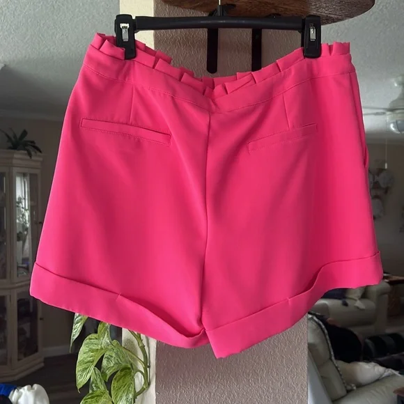 Pink short set. - Picture 2 of 7